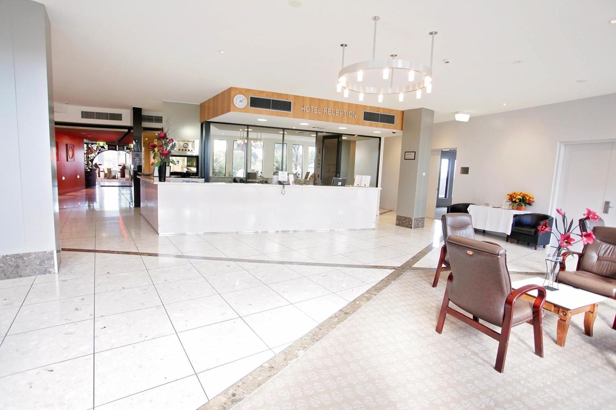 Golden Pebble Hotel Wantirna Exterior foto