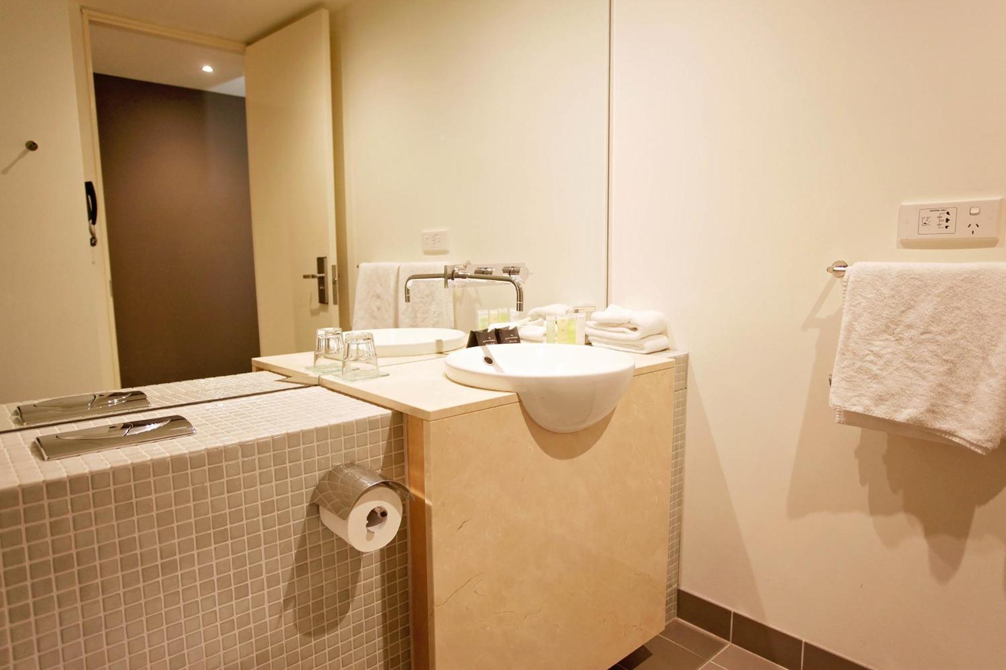 Golden Pebble Hotel Wantirna Zimmer foto