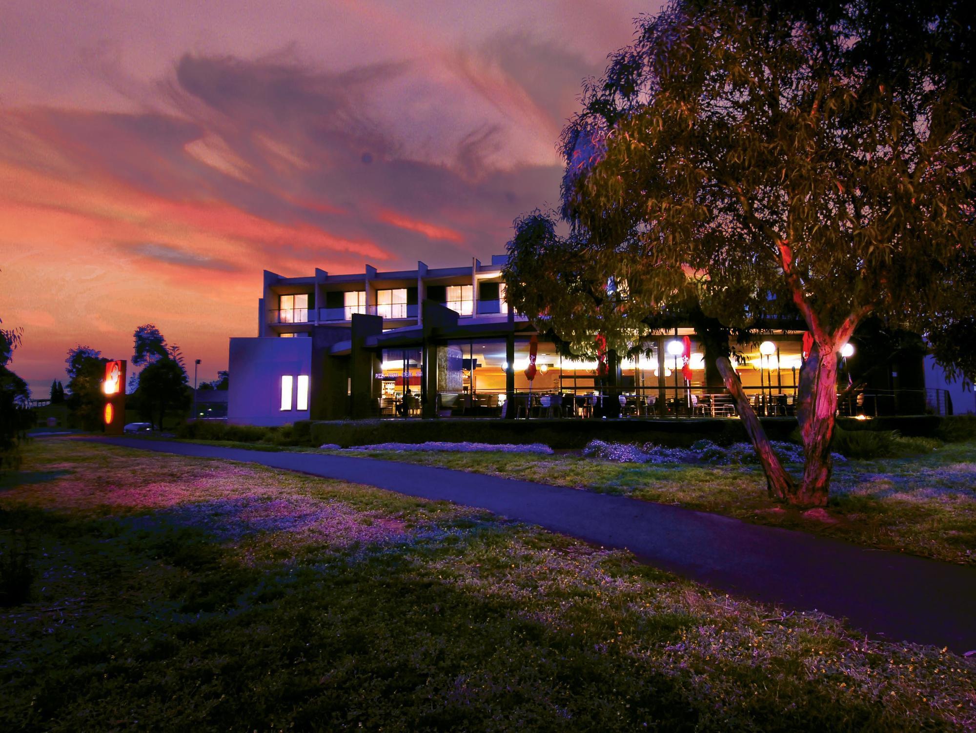 Golden Pebble Hotel Wantirna Exterior foto